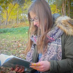 Koło fotograficzne KONKURS "Z książką w tle"